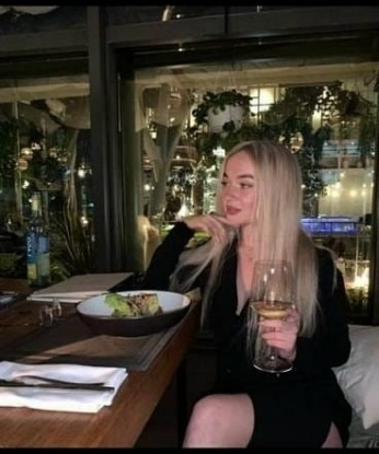 Я предлагаю широкий спектр услуг 💋, чтобы удовлетворить даже самые сокровенные желания. В моих руках ты почувствуешь настоящий рай 🔥. Я заботливая и внимательная, готова сделать твое пребывание со мной незабываемым. Посмотри на мои фото 📷, чтобы увидеть истинную красоту. Все мои клиенты остаются довольными и хотят вернуться ко мне снова и снова. Живу в Москве и с радостью встречусь с тобой в любое удобное для тебя время. Доверься мне и позволь мне погрузить тебя в мир наслаждения 🌟. Сабина