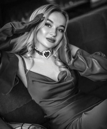 Я предлагаю широкий спектр услуг 💋, чтобы удовлетворить даже самые сокровенные желания. В моих руках ты почувствуешь настоящий рай 🔥. Я заботливая и внимательная, готова сделать твое пребывание со мной незабываемым. Посмотри на мои фото 📷, чтобы увидеть истинную красоту. Все мои клиенты остаются довольными и хотят вернуться ко мне снова и снова. Живу в Москве и с радостью встречусь с тобой в любое удобное для тебя время. Доверься мне и позволь мне погрузить тебя в мир наслаждения 🌟. Сабина